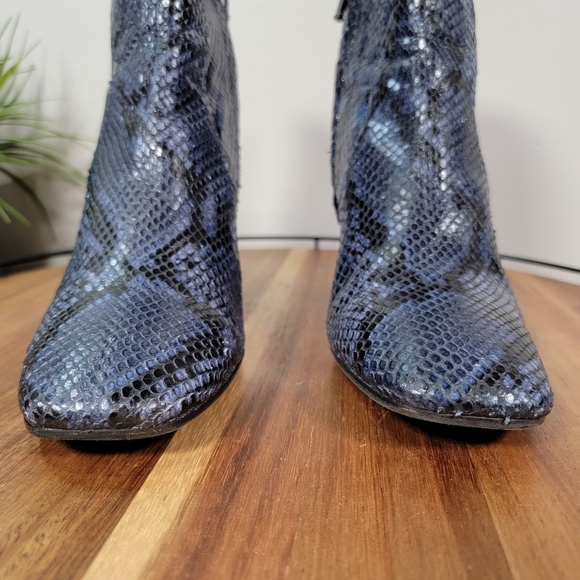 Barneys New York Square-Toe Blue Snakeskin Ankle Booties Gogo Boots Size 38.5 - Picture 6 of 15